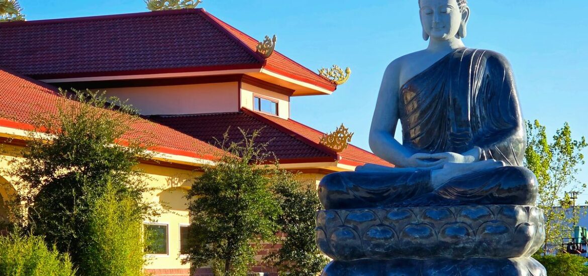 Tri Ân Công Đức Đại Chúng Trong Việc An Trí Tôn Tượng Chư Phật Và Bồ Tát