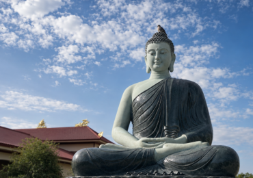 Chim lành đậu đỉnh Phật đài